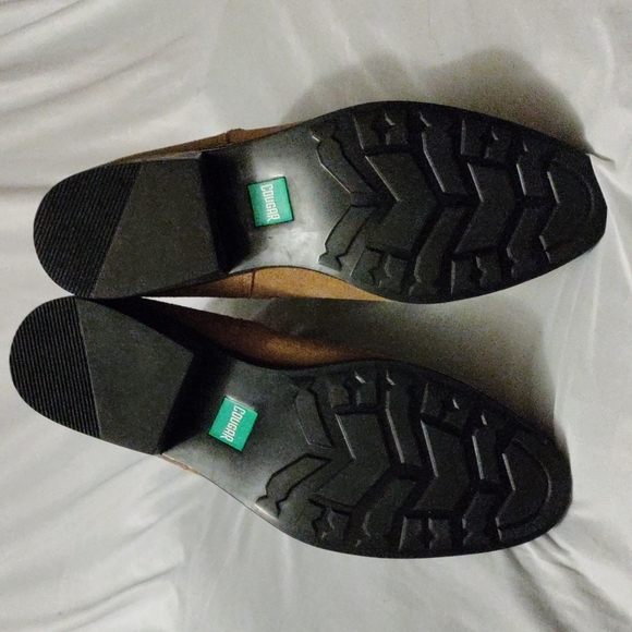 NWT Women's Cougar Ankle Boots Color Tan Size 7M - Picture 5 of 5